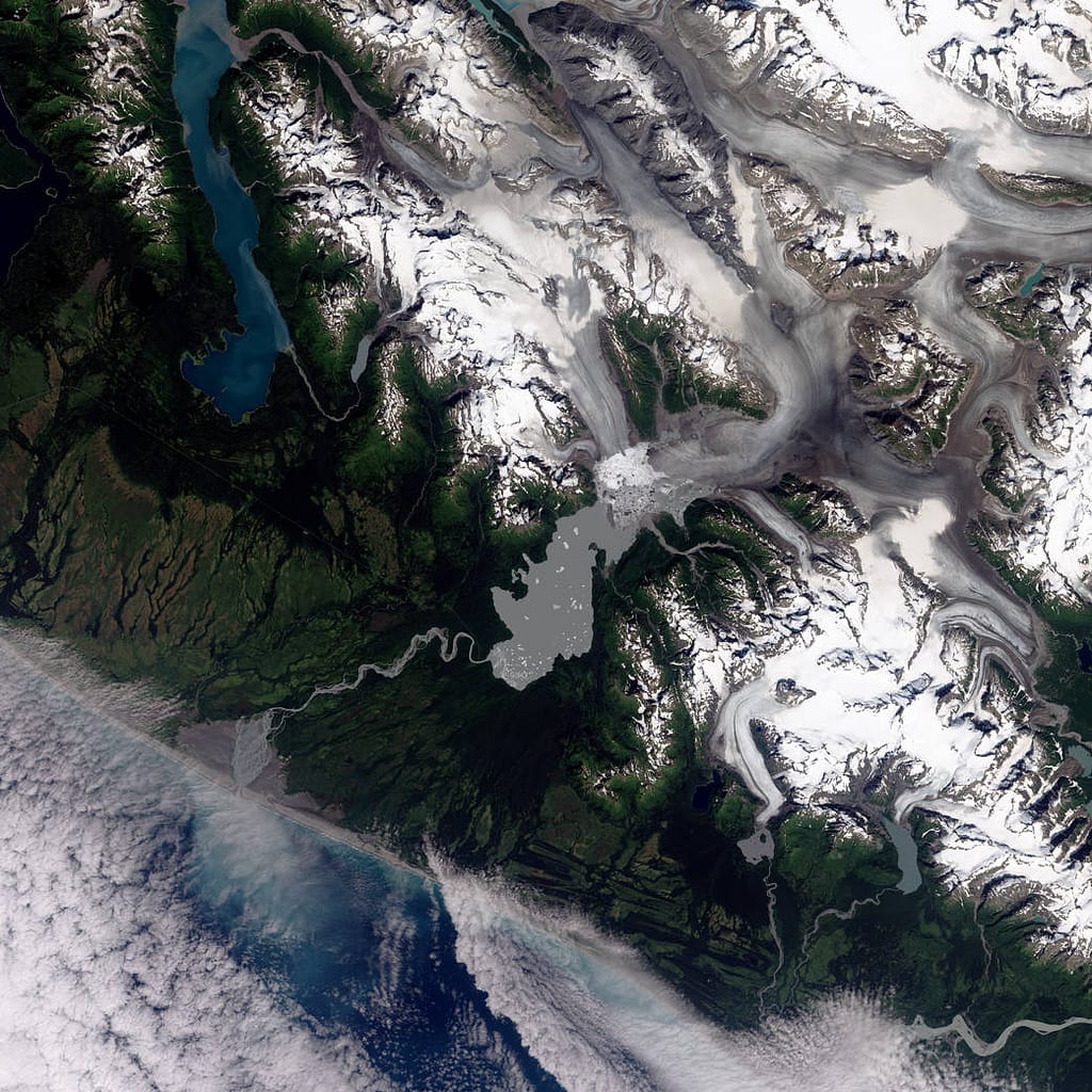 Retreat of Yakutat Glacier in Alaska. Credit: NASA Earth Observatory image by Robert Simmon