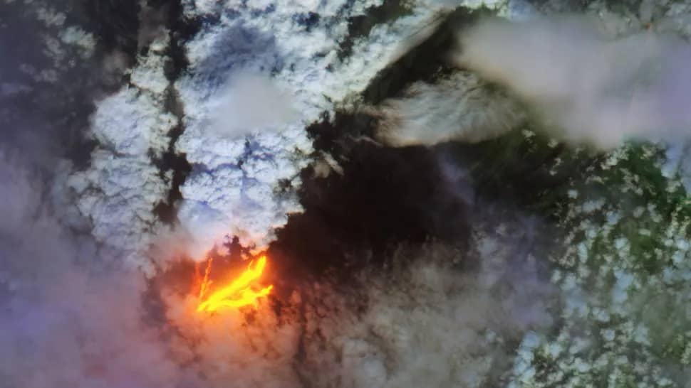 Mauna Loa eruption from space